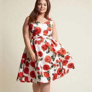 Chi Chi London Red Rose Floral Dress Women's 12 NWT Fit Flare